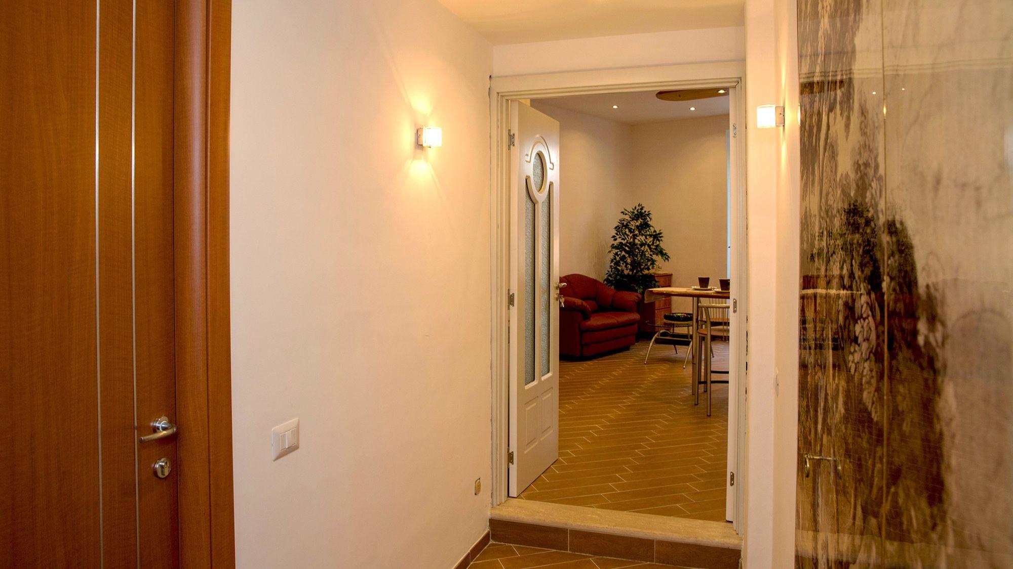 Miclad Colosseum Guest House Rome Exterior photo