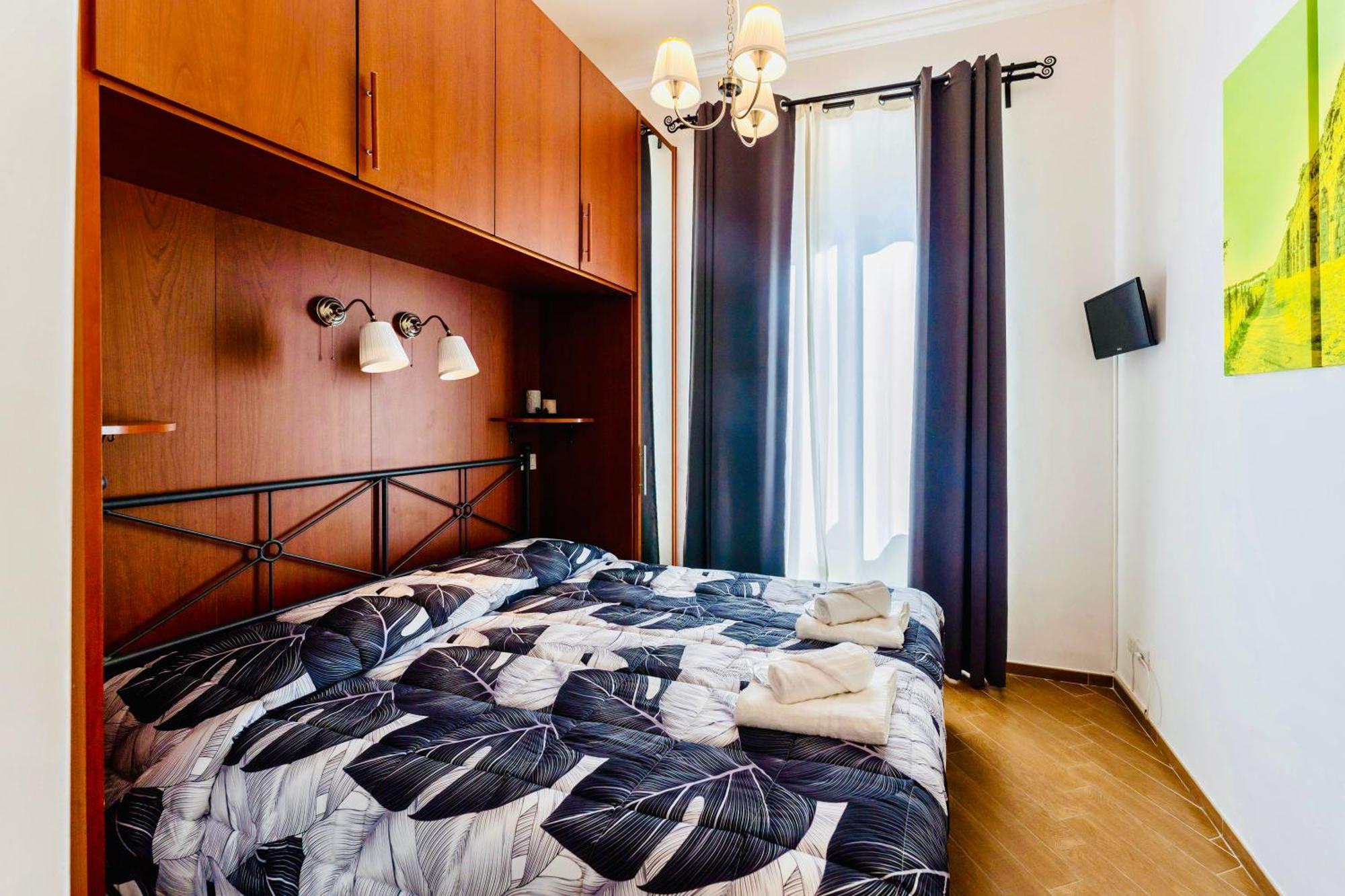 Miclad Colosseum Guest House Rome Exterior photo