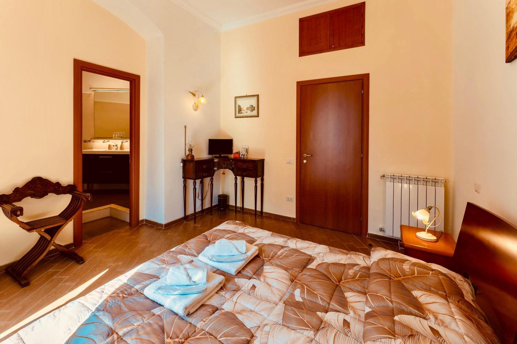 Miclad Colosseum Guest House Rome Exterior photo