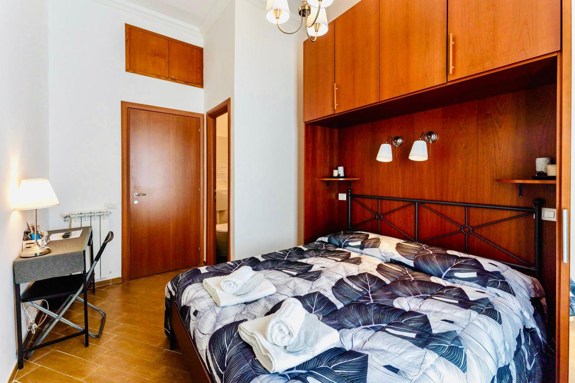 Miclad Colosseum Guest House Rome Exterior photo