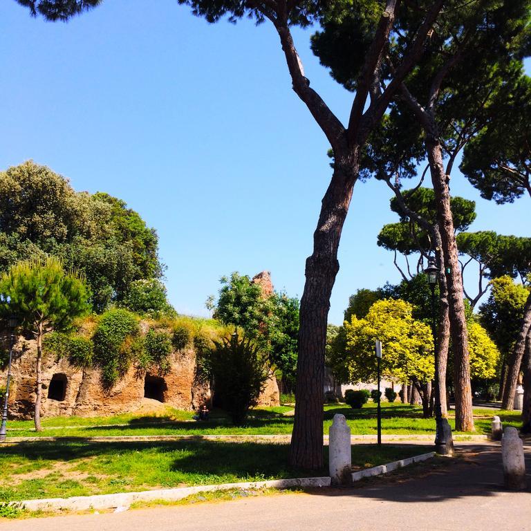 Miclad Colosseum Guest House Rome Exterior photo