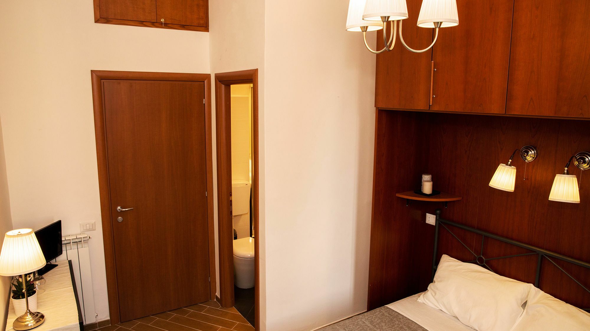 Miclad Colosseum Guest House Rome Exterior photo